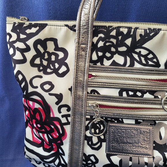 Coach Women's Graphic Tote Bag - Black and Cream - Picture 7 of 15